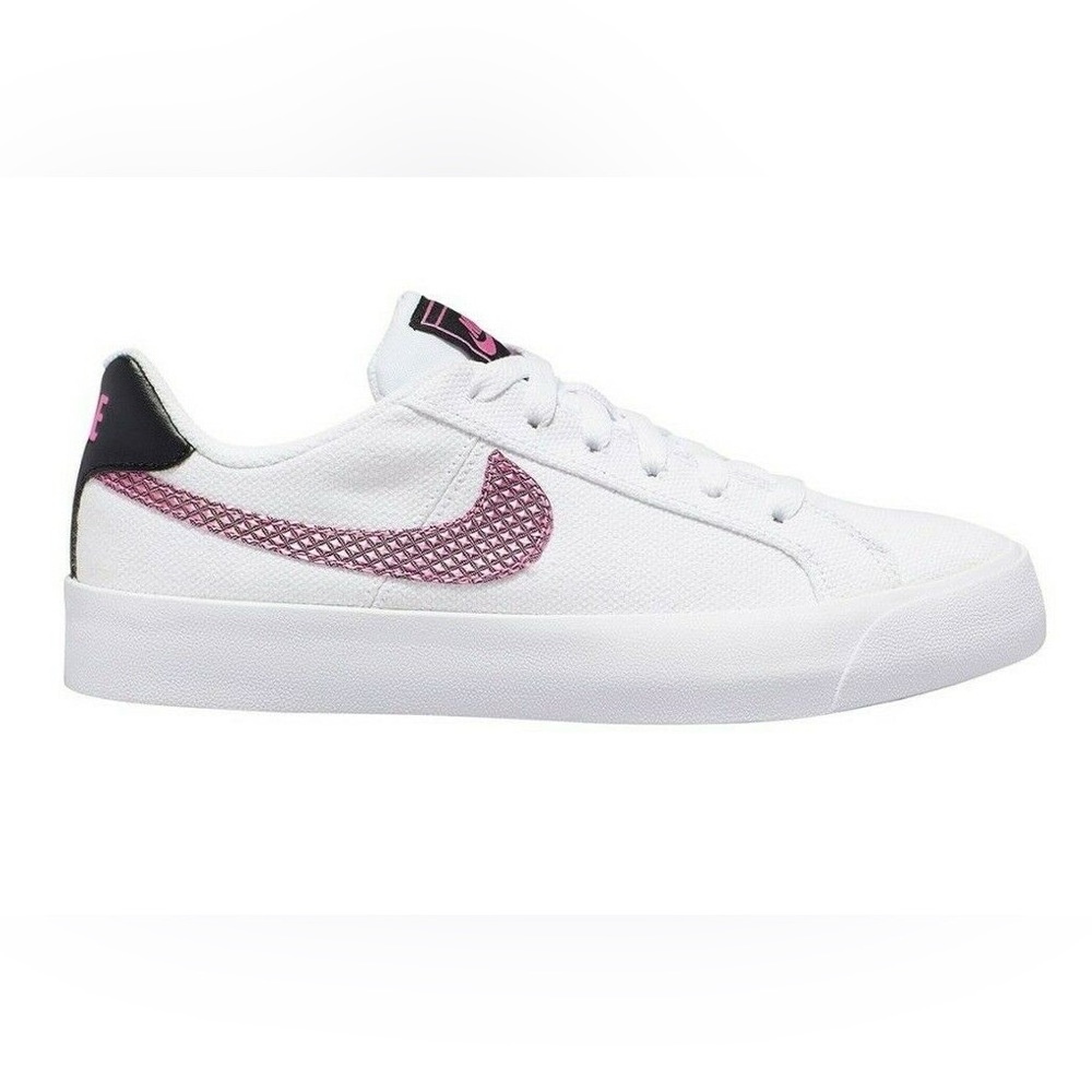 NIKE court royale ac se sneakers
